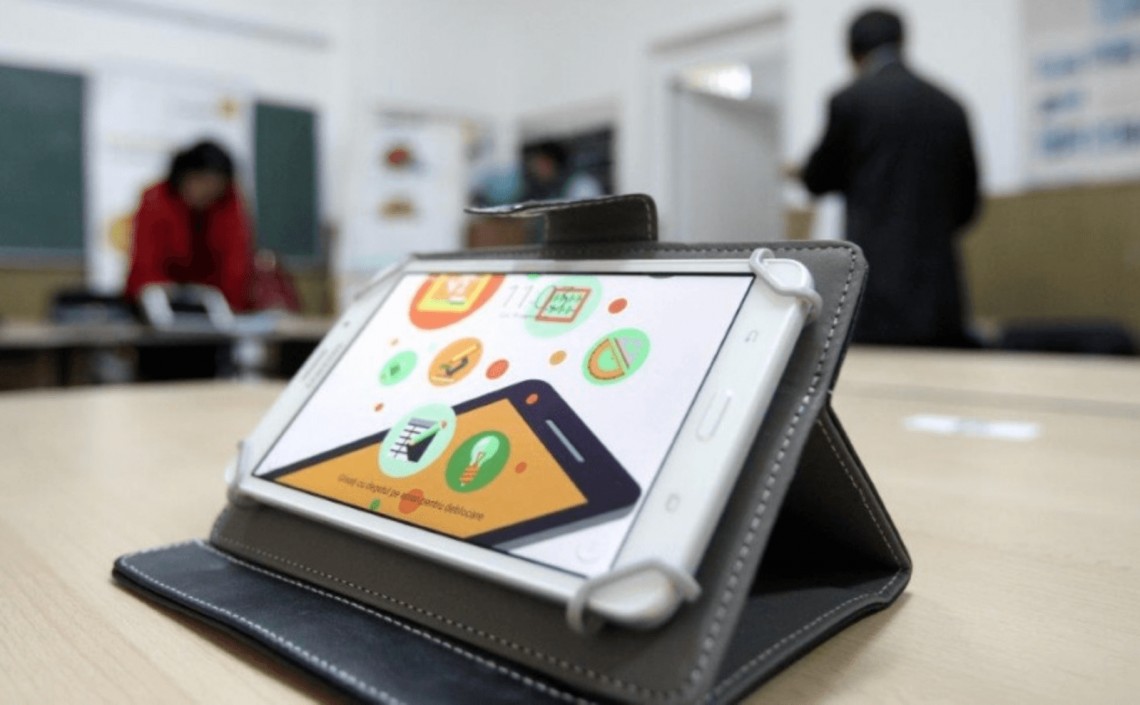 Digitaliada – învățare prin metode digitale în 10 școli din mediul rural