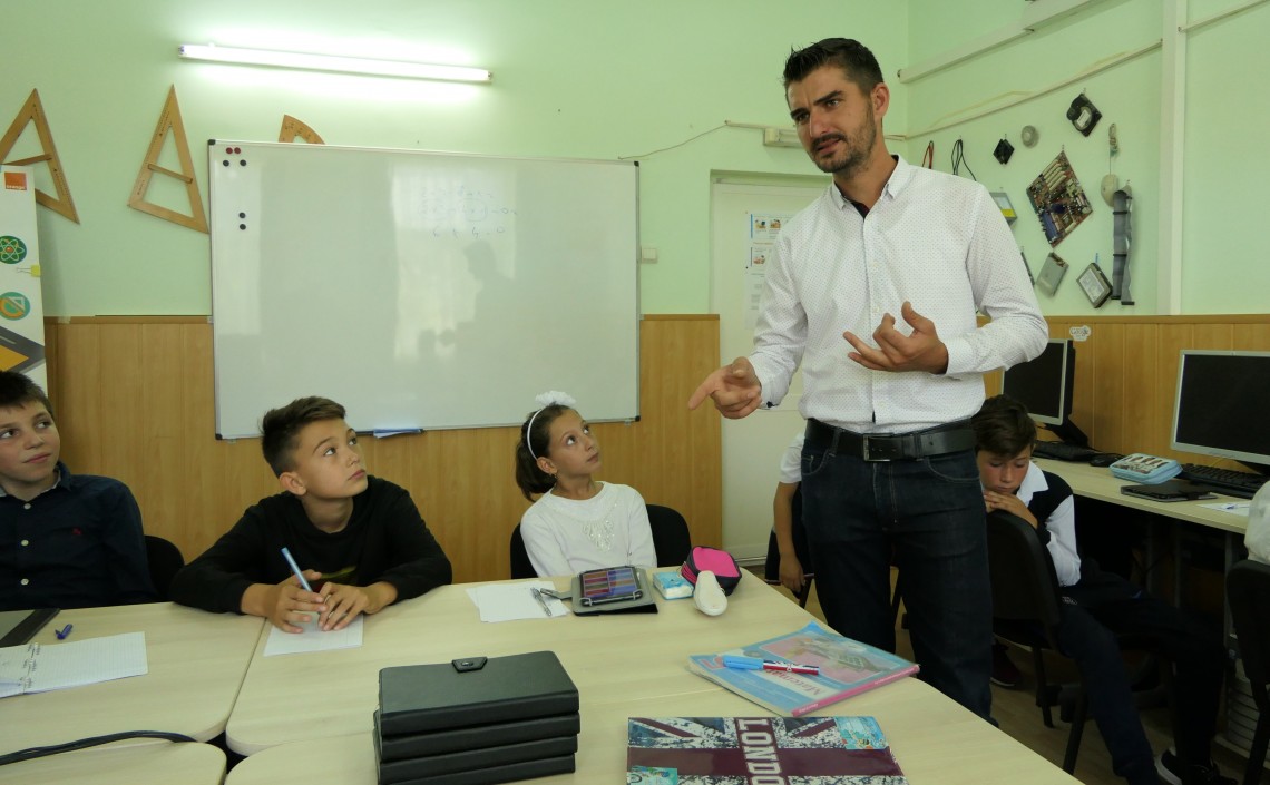 Irinel Piscu, profesor matematică: Orele de mate oferă mai multă libertate și interactivitate