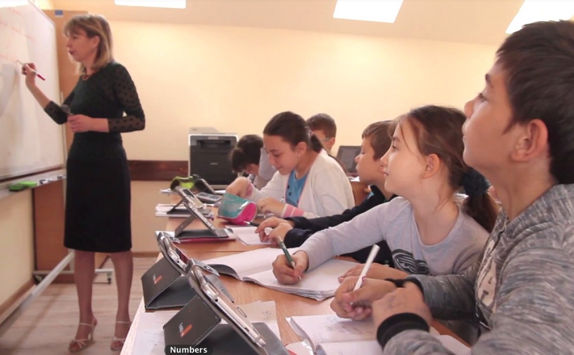 Profesor Floare Moldovan, școala Salva: Fac cu plăcere ceea ce fac și îmi place să lucrez cu tableta